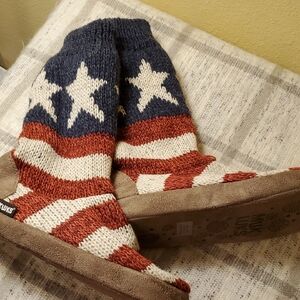 Muk Luks Women's USA Flag Stars & Stripes Slipper Socks Sz Lrg (9-10)